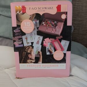 FAO Schwarz Pink Fashion Designer Activity Set